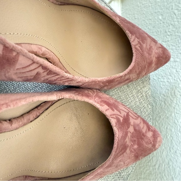 Pour La Victoire Pink Velvet Cece Rose Pointed Floral Embossed Pump 9.5 - Picture 8 of 13